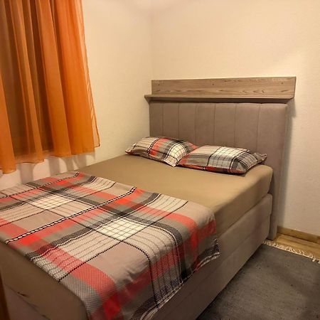 Apartman Edi Nin Exterior photo